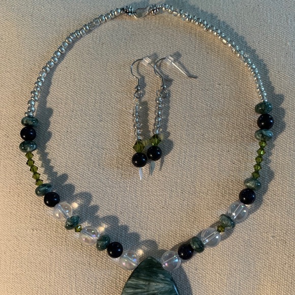 Seraphinite, blue sandstone and rainbow quartz - Picture 3 of 3